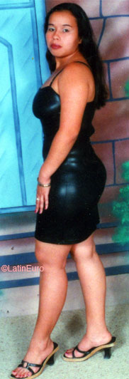 Date this foxy Honduras girl Reina from Yoro N3488