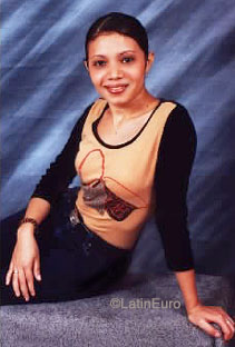 Date this georgeous Honduras girl Bessy from San Pedro Sula N3561