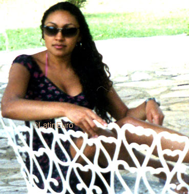 Date this lovely Brazil girl Adriana from DIAS B9454