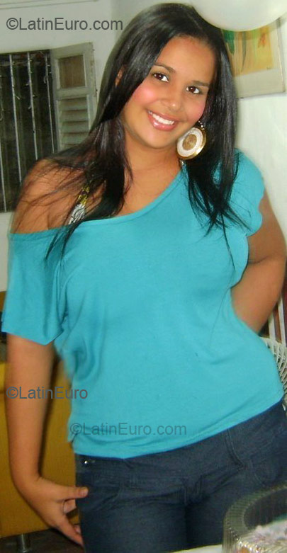 Date this funny Brazil girl Cassia from Recife BR41
