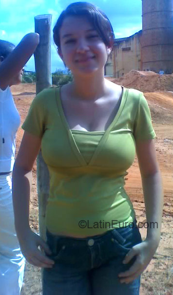 Date this pretty Brazil girl Priscila from Governador Valadares BR51
