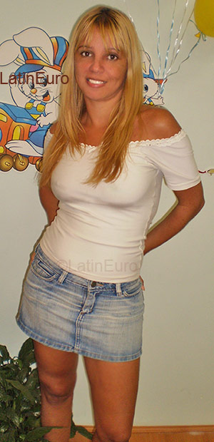 Date this gorgeous Brazil girl Vania from Rio De Janeiro BR81