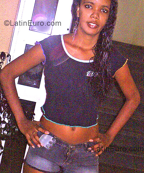 Date this fun Brazil girl Aline from Rio de Janeiro BR168