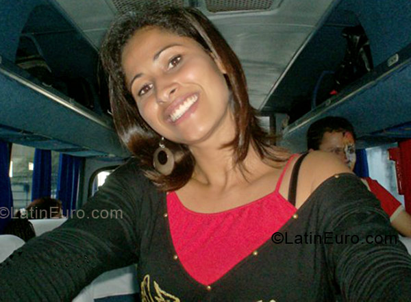 Date this beautiful Brazil girl Marusca from Franca BR277