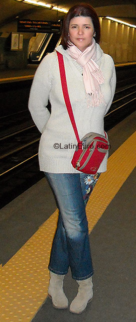 Date this athletic Brazil girl Andrea from Curitiba BR290