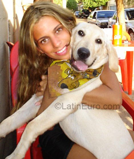 Date this voluptuous Brazil girl Vanessa from Sao Paulo BR341