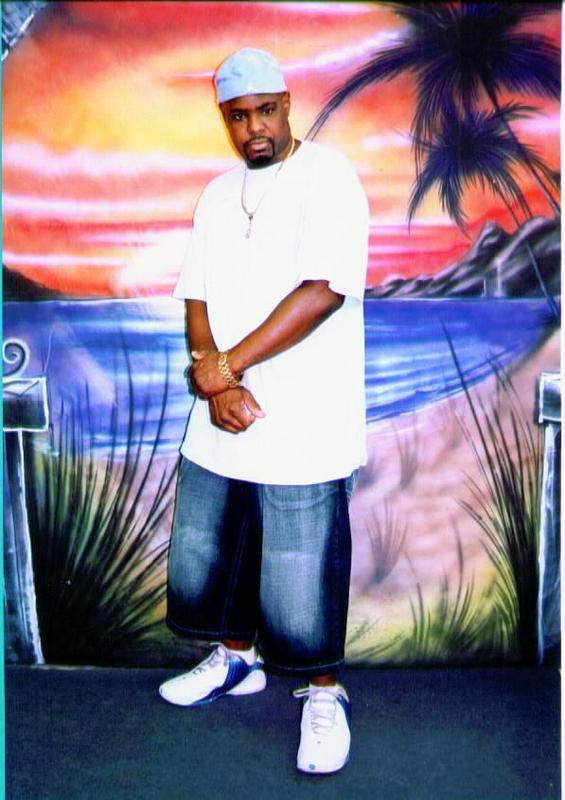 Date this charming United States man Raymond from Philadelphia US715