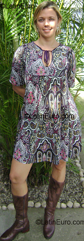 Date this passionate Brazil girl Alesandra from Rio De Janeiro BR367