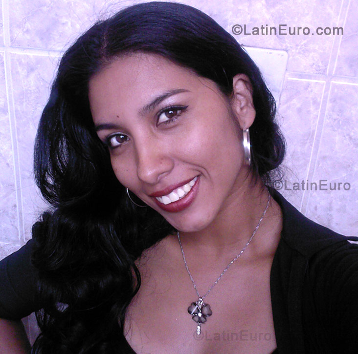 Date this happy Peru girl Kely from Callao 001 PE62