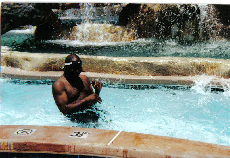 Date this pretty United States man Lamont from Cleveland US962