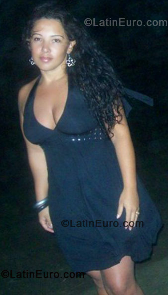 Date this attractive Brazil girl Adriana from Lajeado BR584