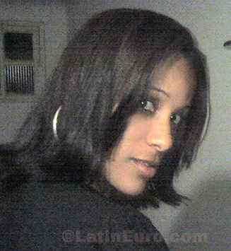 Date this athletic Brazil girl Camila from Rio De Janeiro BR710