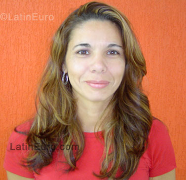 Date this hard body Brazil girl Kelly Cristina from Tubarao BR712