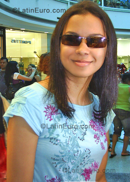 Date this fun Brazil girl Hariadina Marina from Goiania BR784