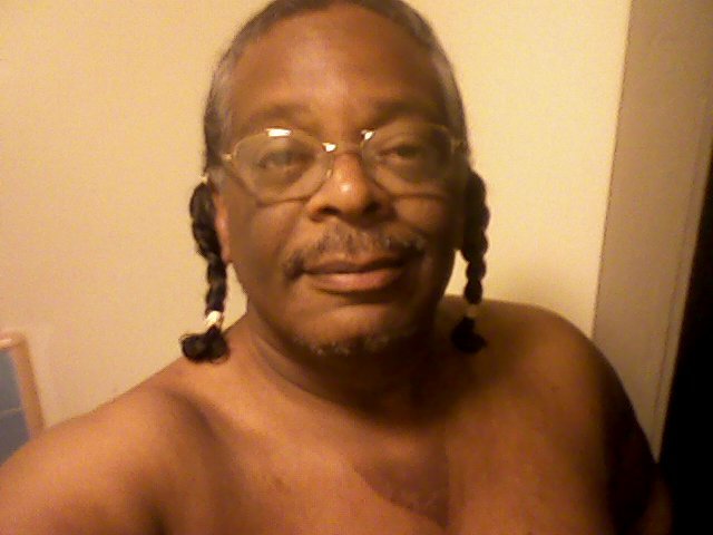 Date this young United States man Ernest from San Diego US1919