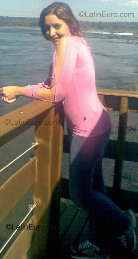 Date this attractive Brazil girl Ana Paula from Foz Do Iguacu BR993