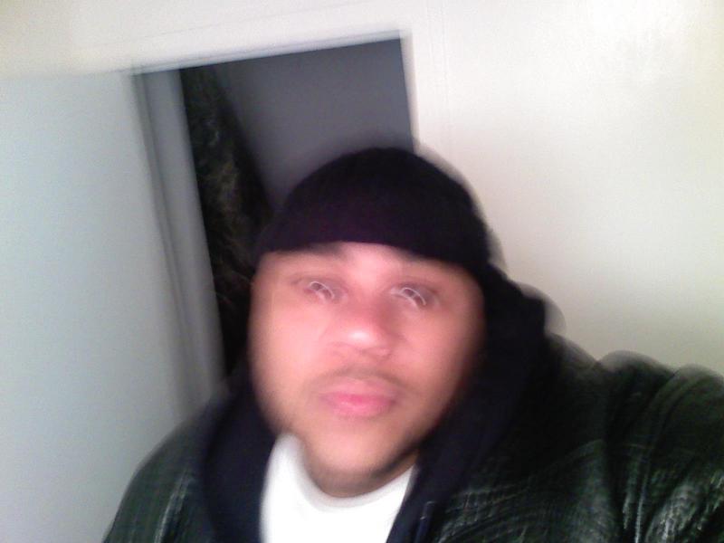 Date this nice looking United States man Curtfilrt from Irvington US2375