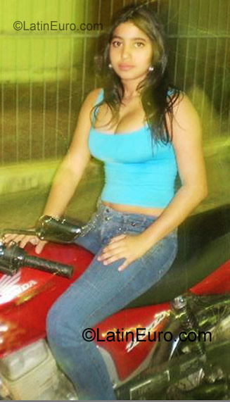 Date this young Brazil girl Gessica from Goiania BR1072