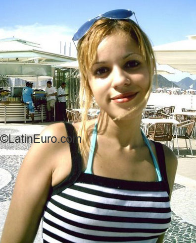 Date this hard body Brazil girl Lilica26 from Rio De Janeiro BR1113