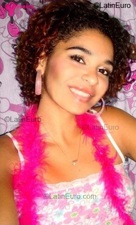 Date this charming Brazil girl Daiane from Rio De Janeiro BR1228