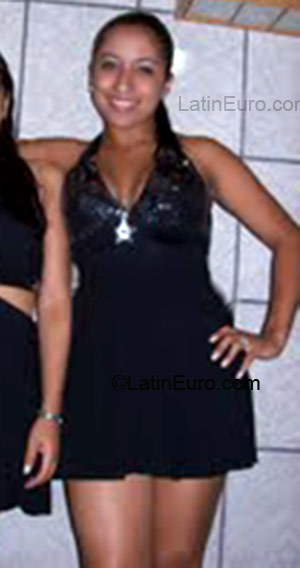 Date this attractive Brazil girl Cristiane from Blumenau BR1239