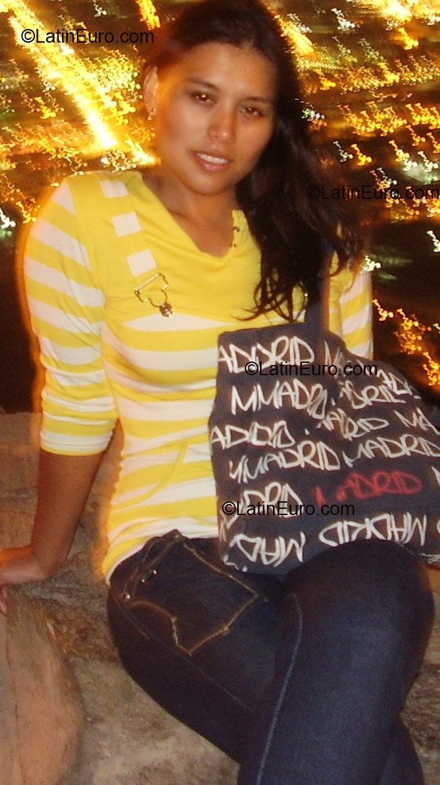 Date this lovely Peru girl Alanis from Chimbote 0051 PE97
