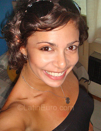 Date this fun Brazil girl Isis from Recife BR1282