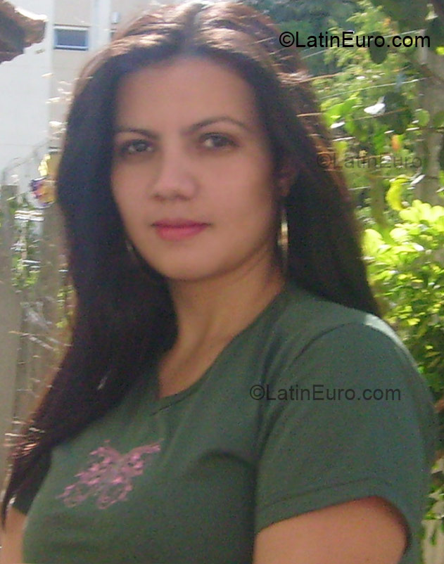 Date this voluptuous Brazil girl Eliane from Sorocaba BR1316