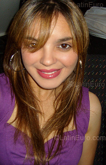 Date this stunning Brazil girl Erika from Sao Paulo BR1332