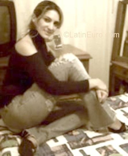 Date this hard body Brazil girl Lucia Helena from Volta Redonda BR1339