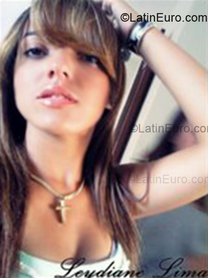 Date this athletic Brazil girl Leydiane from Maceio BR1368