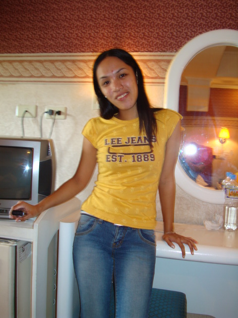 Date this sensual Philippines girl Louvelle from General Santos City PH200