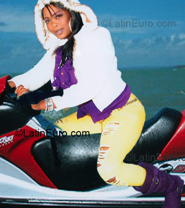 Date this cute Jamaica girl Samantha from Manchester JM39