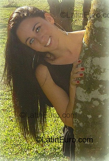 Date this georgeous Brazil girl Livia from Guaruja BR1678