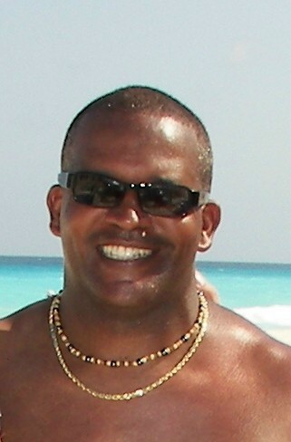 Date this beautiful United States man Luther from Ontario US3818