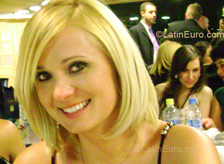 Date this georgeous Brazil girl Chelen from Curitiba BR1995
