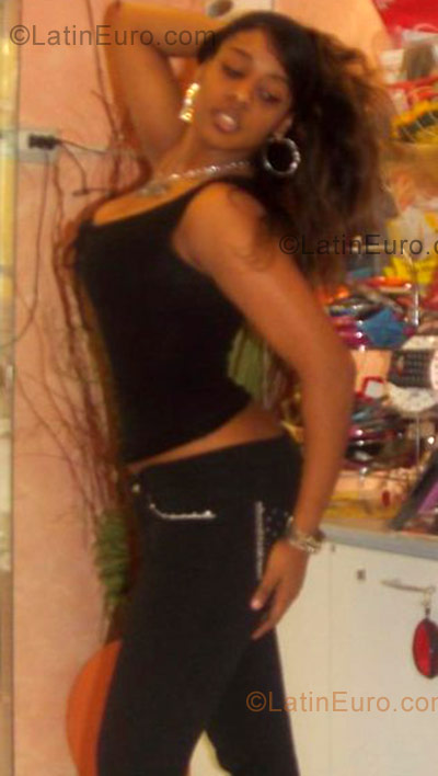 Date this charming Italy girl Gisselle from Frosinone IT76