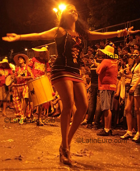 Date this sultry Brazil girl Janayna from Taquaritinga BR2174