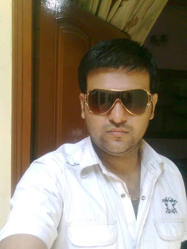 Date this hot India man Armaan from New Delhi IN91
