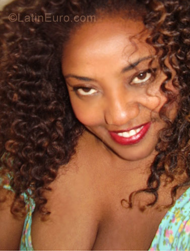 Date this happy Brazil girl TEKABRAND from Sao Paulo BR2203