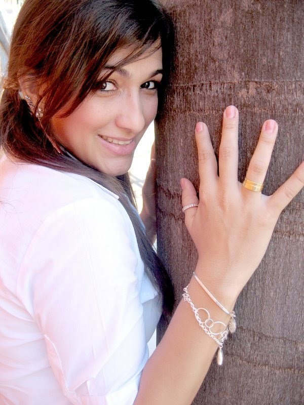 Date this lovely Brazil girl Andreia from GoiÃ¢nia BR2212