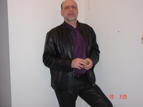 Date this good-looking United States man Roger442 from springs US5098