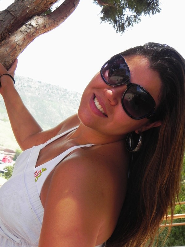 Date this charming Brazil girl Ia from Sao Paulo BR2231
