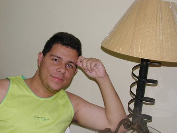 Date this lovely Brazil man Henrique from Governador Valadares BR2233