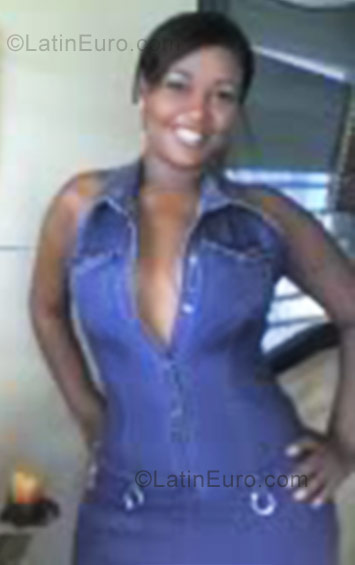 Date this stunning Dominican Republic girl Arisleida from Puerto Plata DO3170