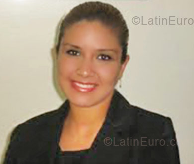 Date this voluptuous Brazil girl Jakeline from Vila Velha BR2264