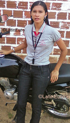 Date this voluptuous Brazil girl Laudileide from Salvador BR2320