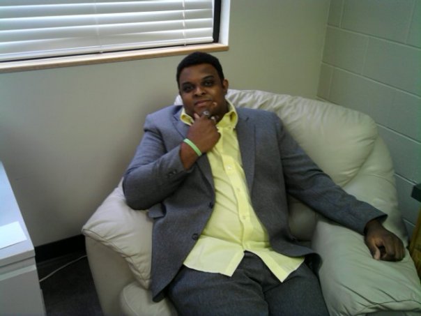 Date this young United States man David from Newport US5330