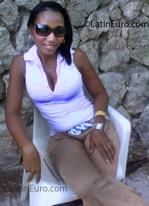 Date this fun Dominican Republic girl Welseyi from Barahona DO3395