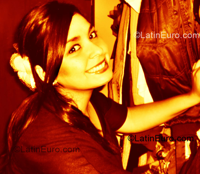 Date this funny Peru girl Natalia from Lima PE220